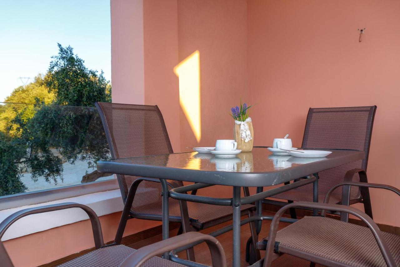 Georgioupoli Studio 2 With A Pool And Lake Views Екстериор снимка