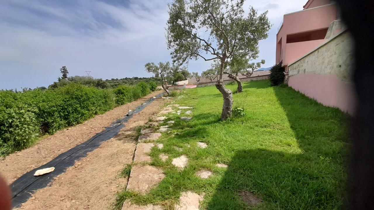 Georgioupoli Studio 2 With A Pool And Lake Views Екстериор снимка